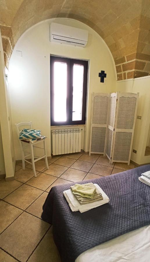 Palazzo Saraceno Apartment-Taras Ταράντο Εξωτερικό φωτογραφία