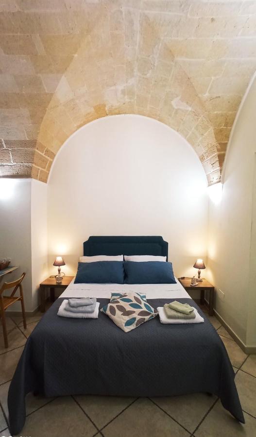 Palazzo Saraceno Apartment-Taras Ταράντο Εξωτερικό φωτογραφία