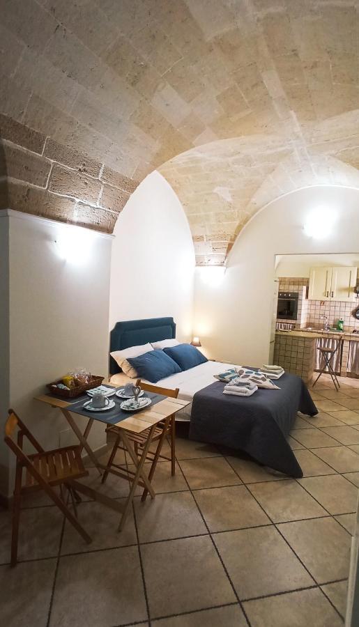 Palazzo Saraceno Apartment-Taras Ταράντο Εξωτερικό φωτογραφία